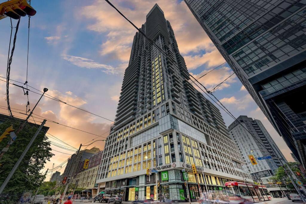 Elegant Condo Near Eaton Centre Mall Toronto Exteriér fotografie