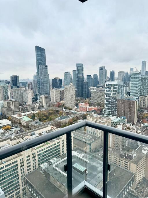 Elegant Condo Near Eaton Centre Mall Toronto Exteriér fotografie